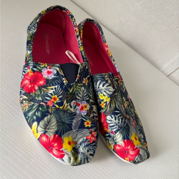 Charles Albert Tropical Floral Flats women’s size 8 - Picture 1 of 5
